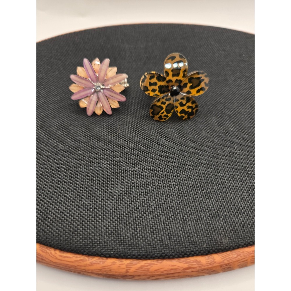 Floral Stretch Ring Set Lavender Daisy & Leopard Print Acrylic Flower 2pc